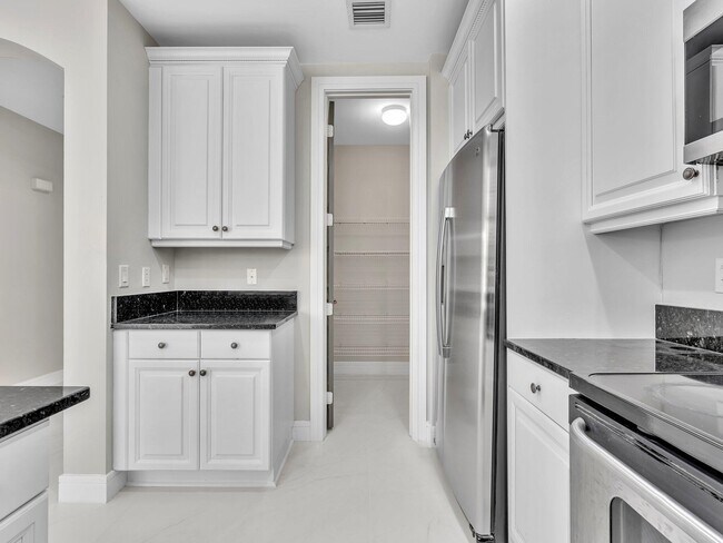 Building Photo - 2751 Ravella Way