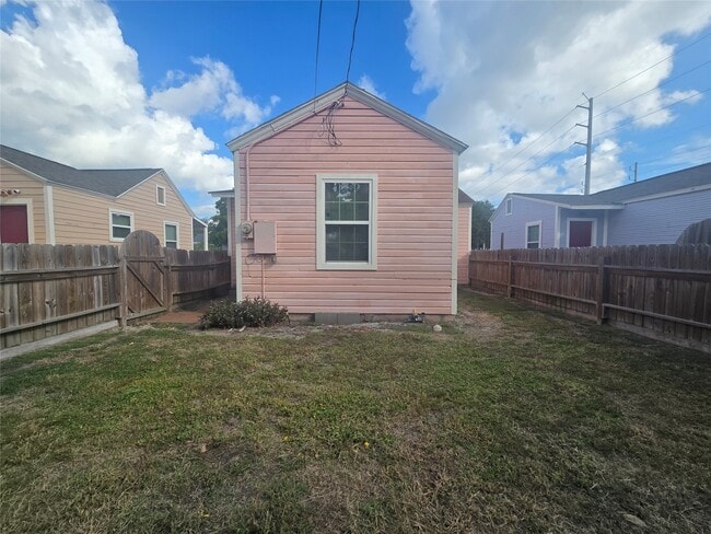 Building Photo - 5311 O Ave