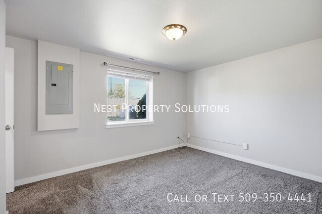 Building Photo - 912 S Alderwood Dr