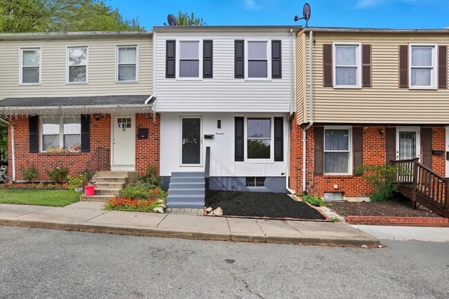 Primary Photo - Recently Updated 3 Bedroom 1 Bath in Newar...