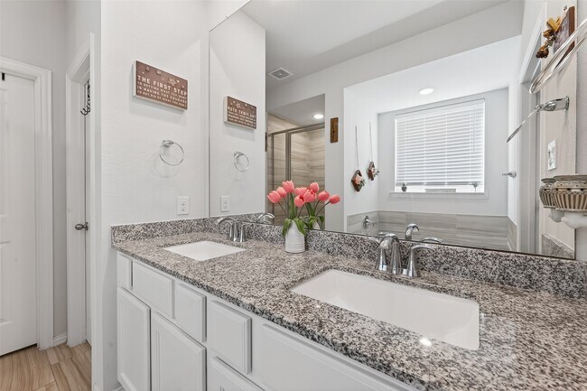 Building Photo - 15006 Eves Necklace Ct