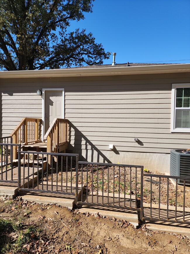 Building Photo - 7030 US-51