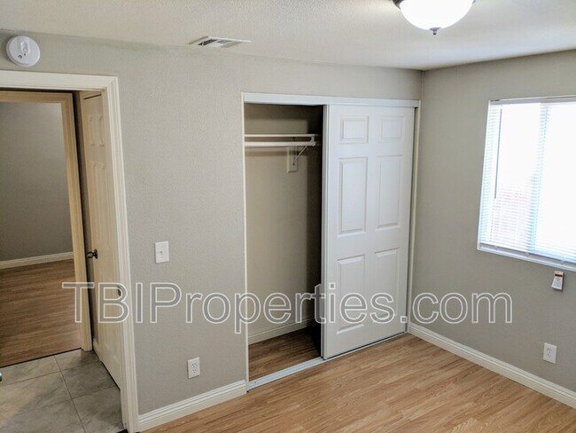 Building Photo - 3410 Sparrow Cir