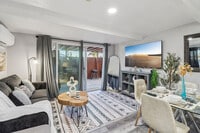 Building Photo - 609 Carlsbad St