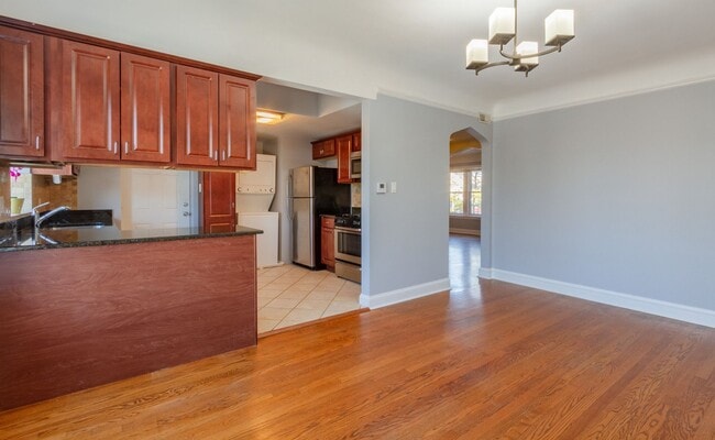 Building Photo - 5726 N Mozart St