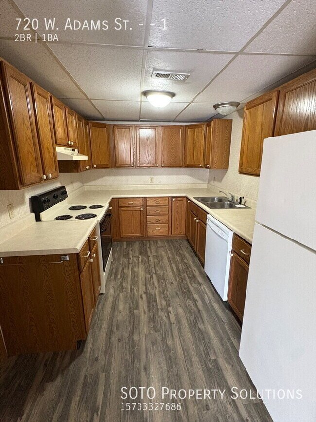 Building Photo - 720 W Adams St