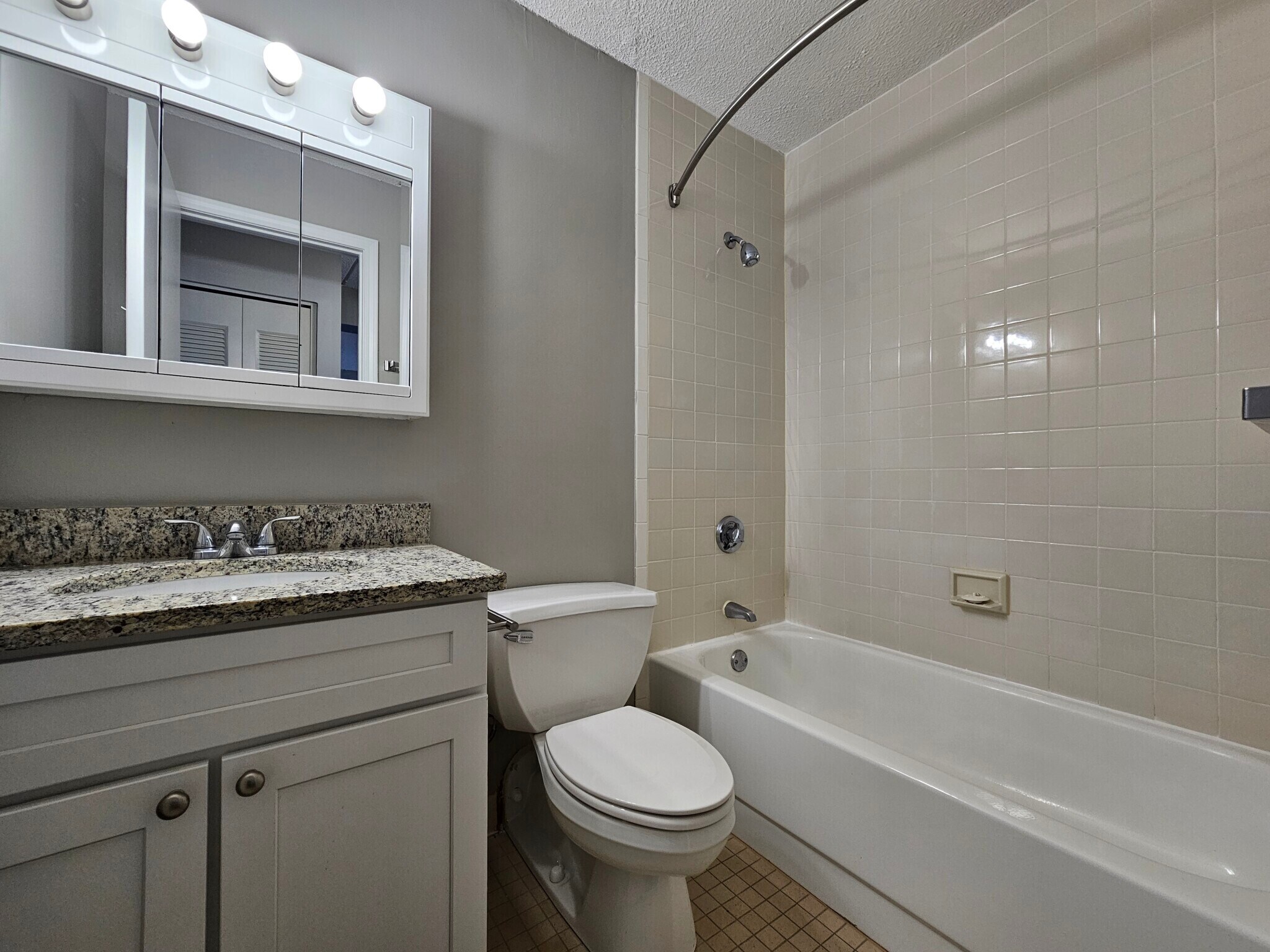 Building Photo - 65 N Point Dr