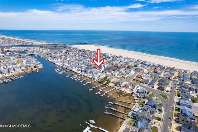 Building Photo - 204 Randall Ave