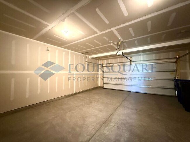 Building Photo - Spacious 4-Bed Home with Flex Room, Loft, Screened Porch & 2-Car Garage – Convenient to Angier an...