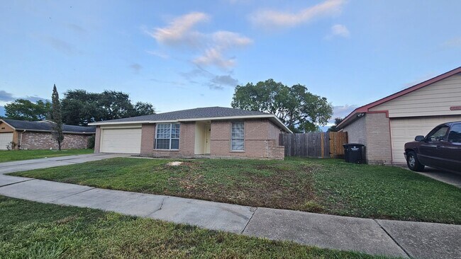 Building Photo - 10303 Old Towne Ln