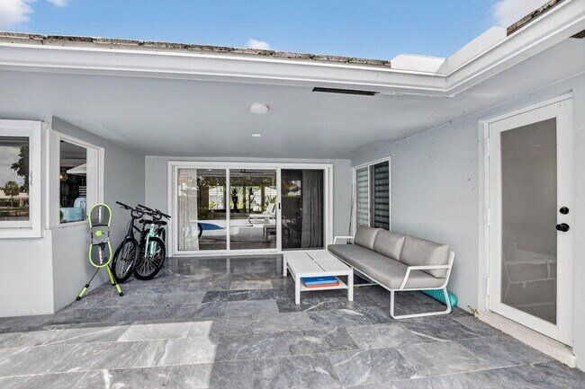 Building Photo - 891 Hickory Terrace