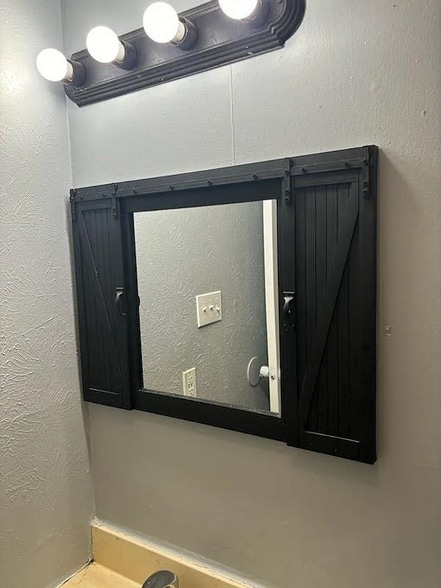 Building Photo - 228 Elmwood Dr