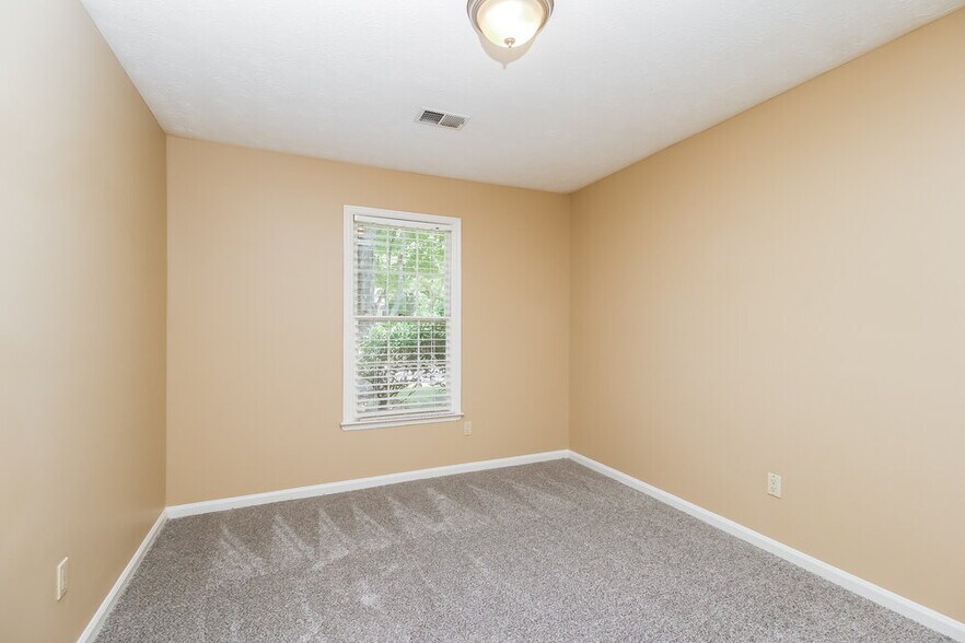 Building Photo - 2021 Corners Cir