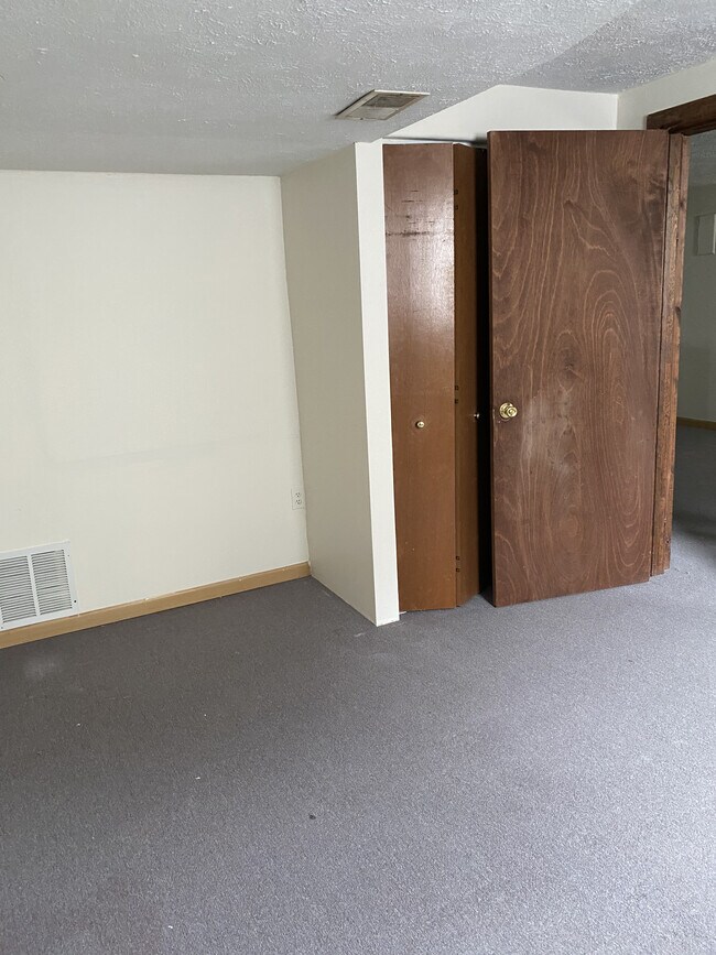 Building Photo - 14706 Harvey Oaks Ave