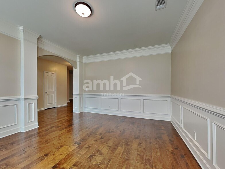 Building Photo - 122 Green Paddock Cir