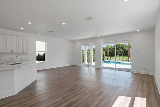 Building Photo - Luxurious Pool Home in Reunion Resort | Go...