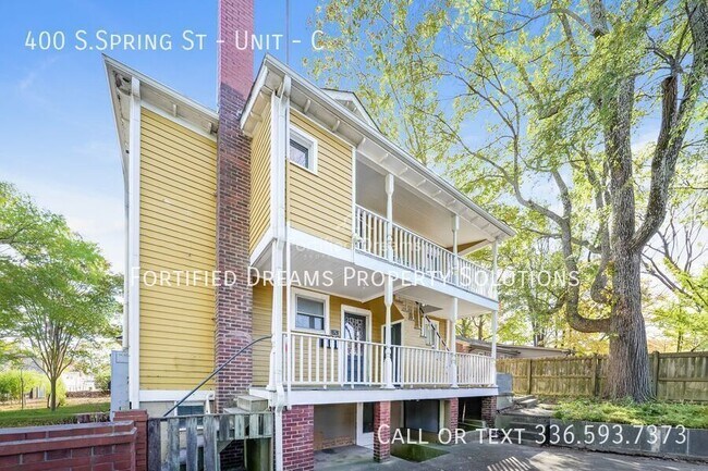 Building Photo - 400 S.Spring St - Unit-C