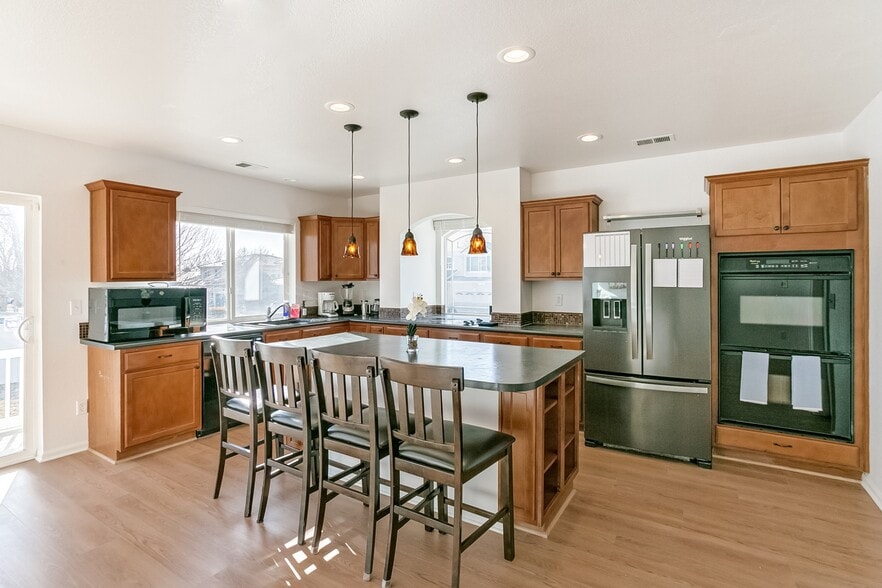 Building Photo - 5178 Netherland St