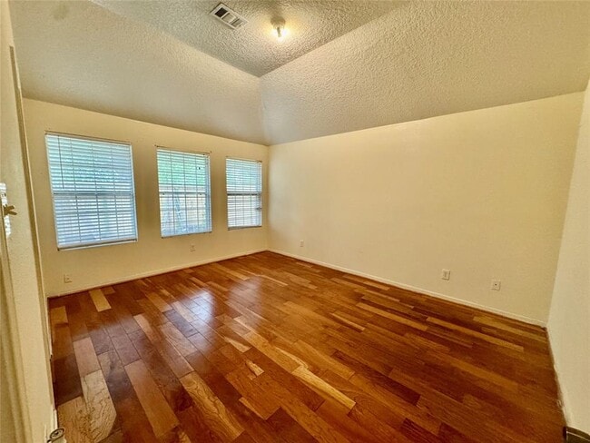 Building Photo - 2723 Packard Elm St