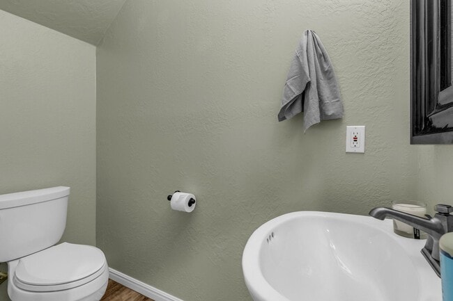 Building Photo - Cottage Loop Townhome