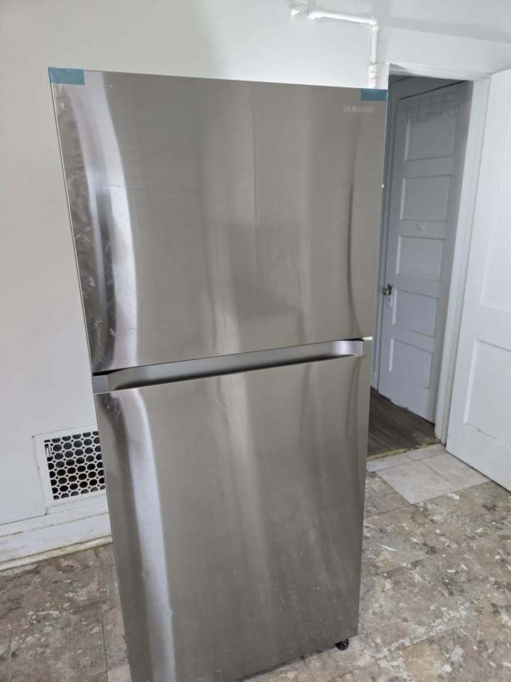 Building Photo - 110 Schuler St