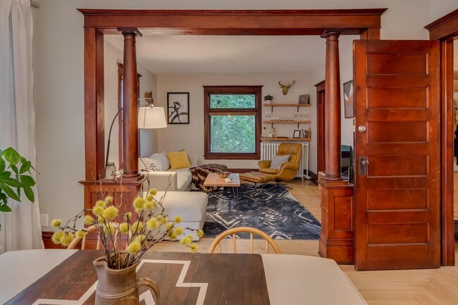 Primary Photo - 3501 Cedar Ave S