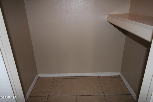 Building Photo - 10711 Ivanhoe Dr