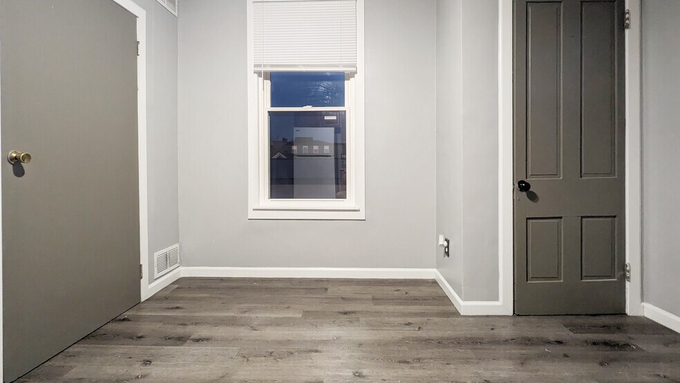 Extra Room for Study - 145 W Benson St