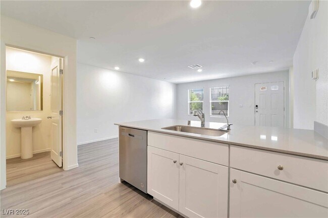 Building Photo - 3729 Celesta Vis Ave
