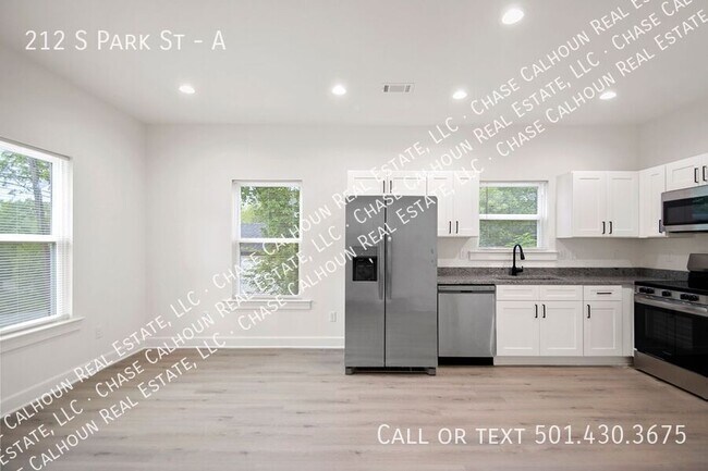 Building Photo - 212 S Park St