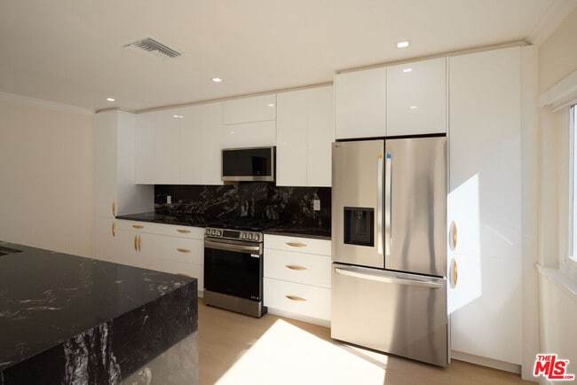 Building Photo - 1223 23rd St