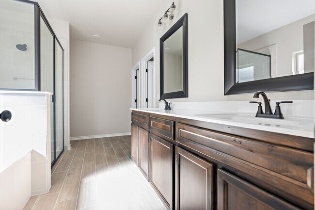 Building Photo - 602 Dred Roger Circle