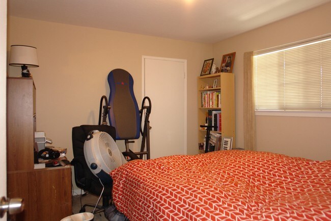 Building Photo - 637 Kirkland Dr