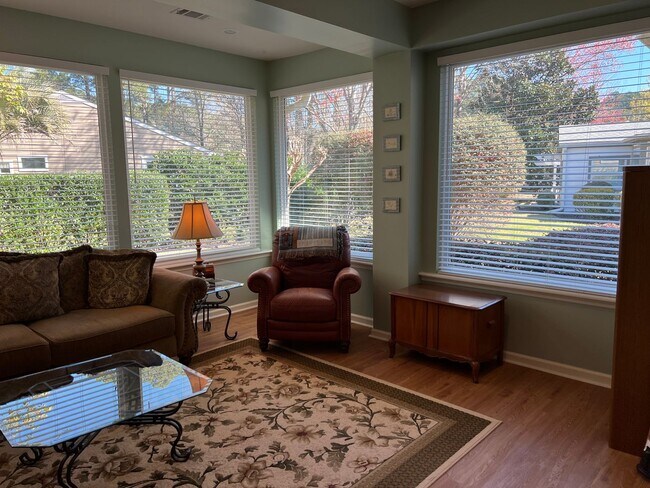 Building Photo - Sun City Two-Bedroom, Two-Bath Unfurnished Home — First Month Free for Those Who Qualify!