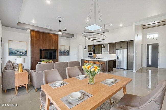 Building Photo - 828 Eltham Dr