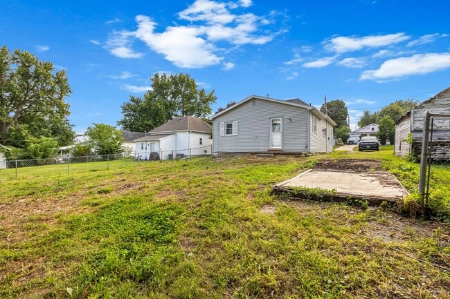 Building Photo - 109 S Attica Rd