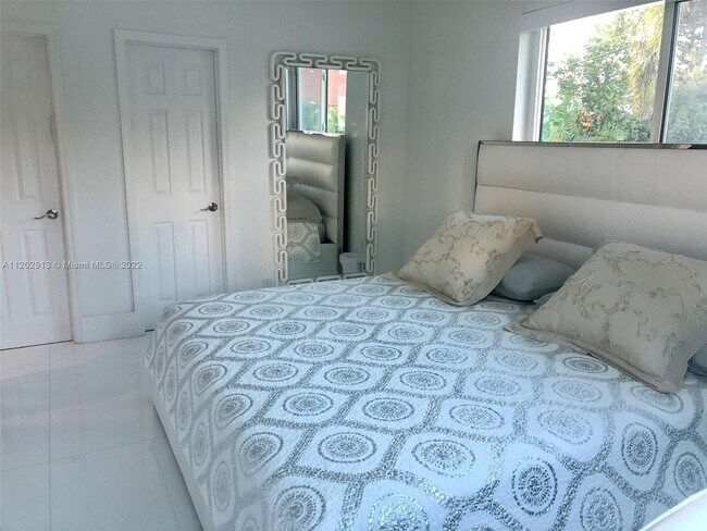 Building Photo - 201 186th St