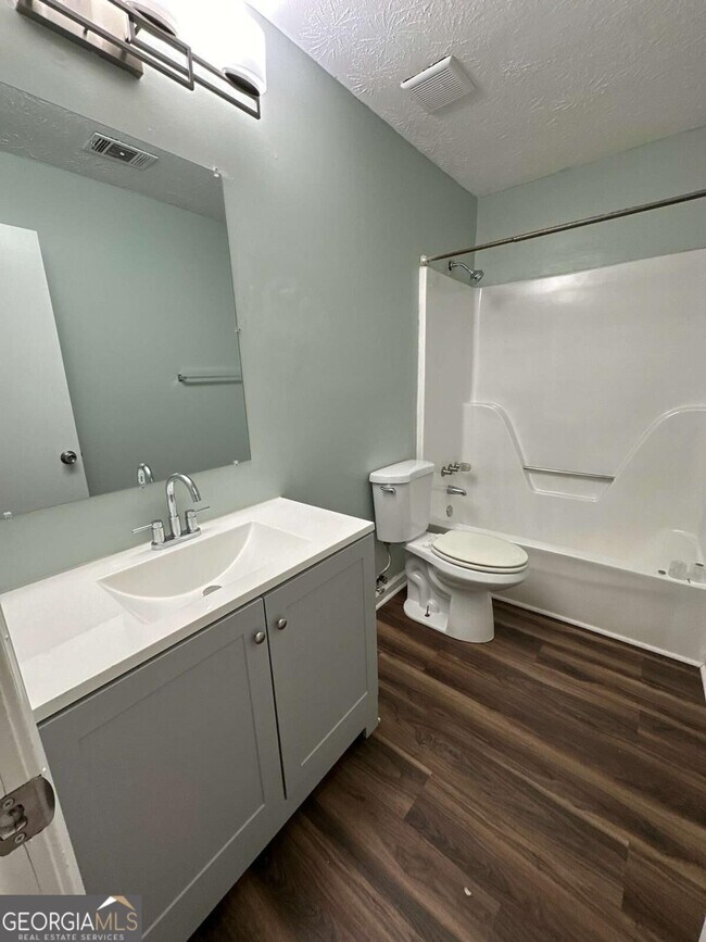 Building Photo - 5172 Ridge Forest Dr