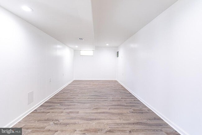 Building Photo - 4203 Lyons St