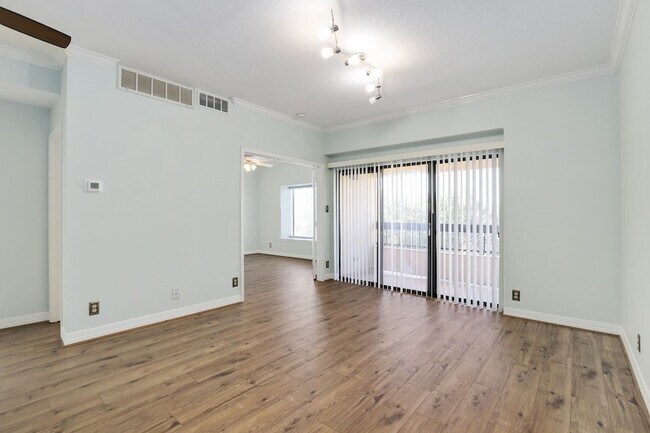 Building Photo - 2209 S Braeswood Blvd