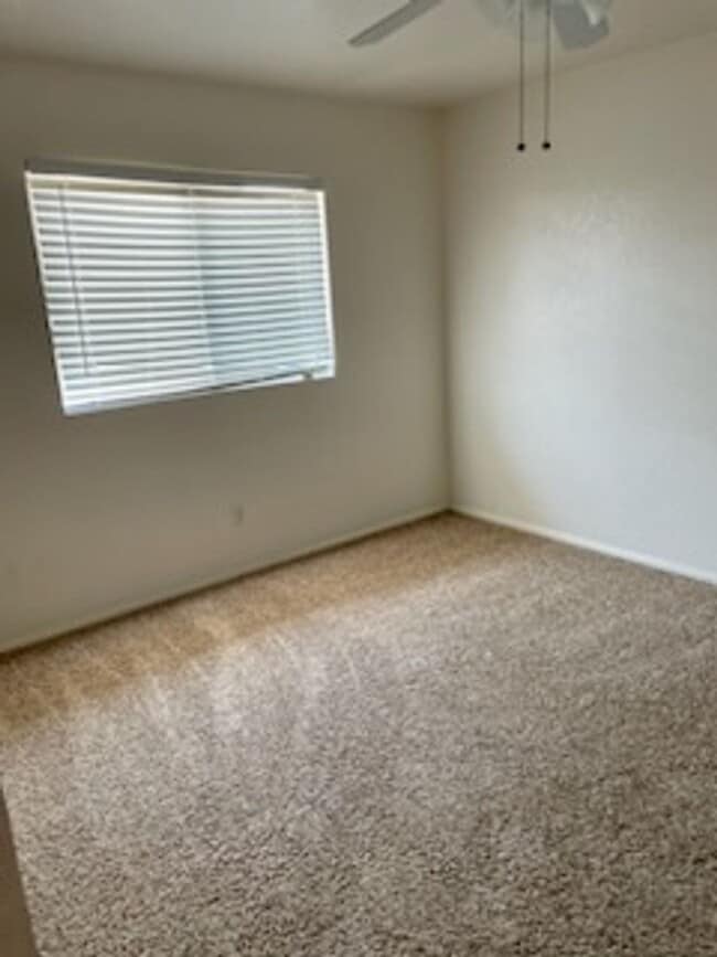 Building Photo - 3 Bedroom, 2 Bath Remodeled House in Hemet...