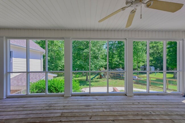 Building Photo - 237 Riverbend Rd