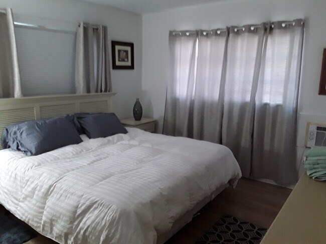 Building Photo - 2545 SE 1st Ct