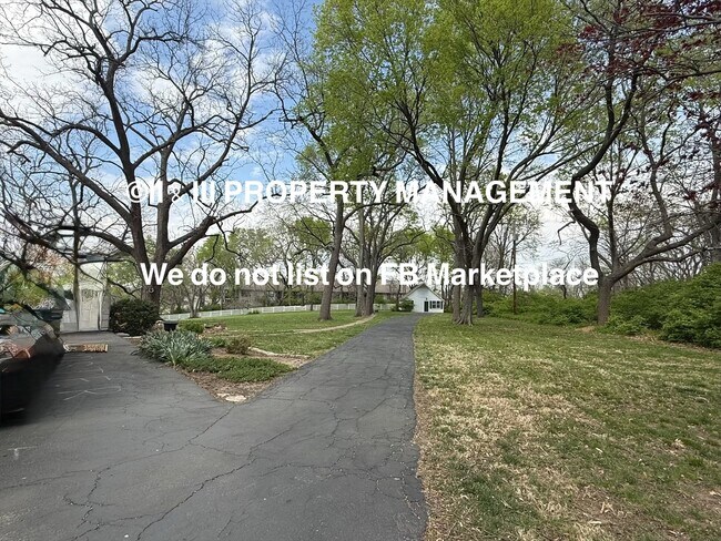 Building Photo - 1314 W Red Bridge Rd