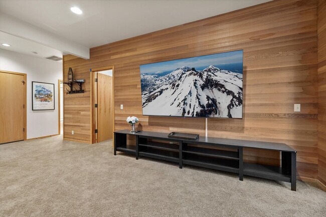 Building Photo - 70335 Sword Fern