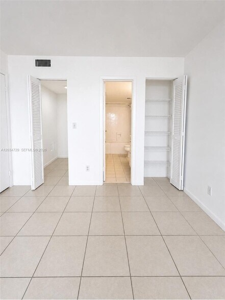 Building Photo - 13499 Biscayne Blvd
