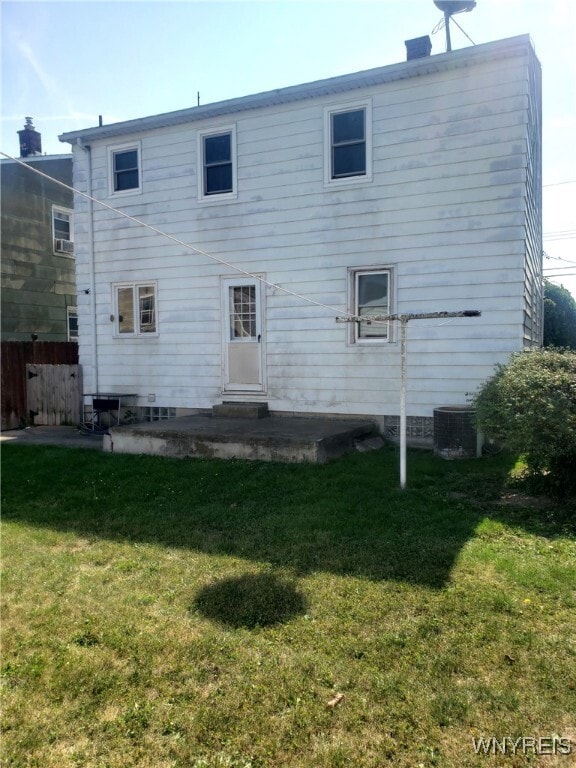 Building Photo - 2744 Woodlawn Ave
