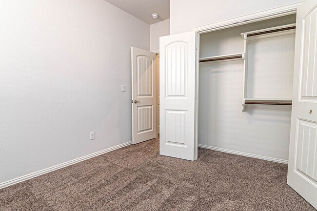 Building Photo - 1219 Santa Clara Dr