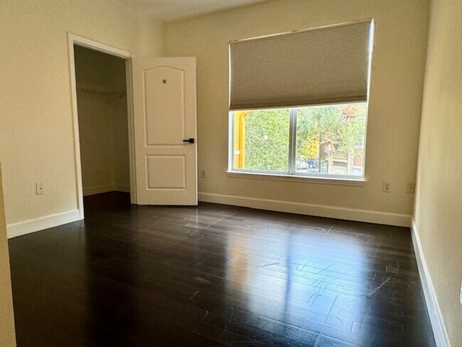 Building Photo - Stunning 2/2 Condo For Rent in Mirabella -...
