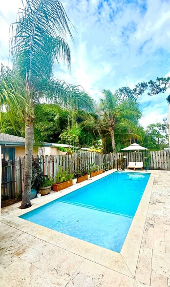 Building Photo - 507 NE 34th St